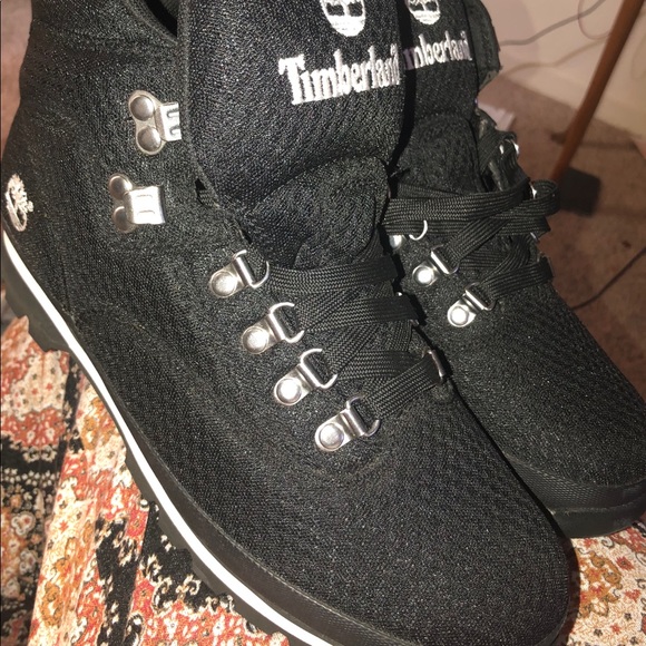 Timberlands size 8.5 in men, 10 in women. - Picture 4 of 4